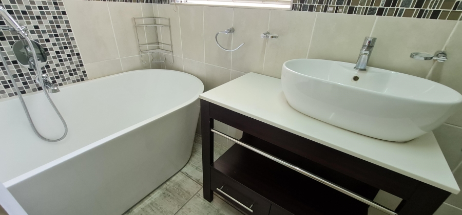 5 Bedroom Property for Sale in Protea Park North West